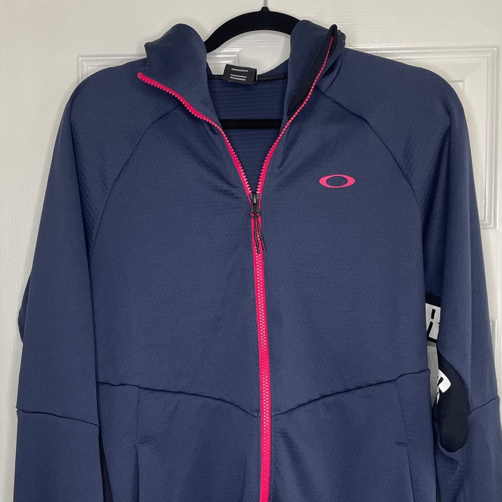 Women’s Oakley Blue Jacket with Pink Highlights